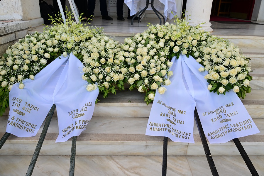 Κηδεία του ηθοποιού Νίκου Γαλανού από τον Ιερό Ναό Κοιμητηρίου Παπάγου, τετάρτη 21 Μαΐου 2025. Ο Νίκος Γαλανός έφυγε από τη ζωή τη Δευτέρα (19/5), σε ηλικία 80 ετών, έπειτα από μάχη με χρόνια ασθένεια. (ΤΑΤΙΑΝΑ ΜΠΟΛΑΡΗ/EUROKINISSI)