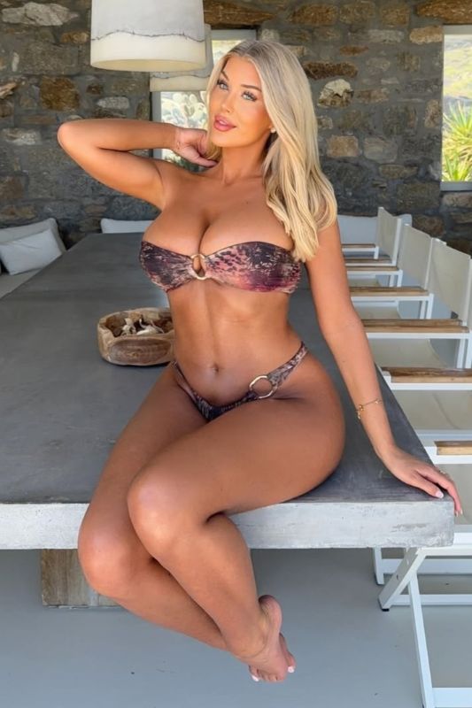 Eve-Gale-Bikini-Vacation-Mykonos-3