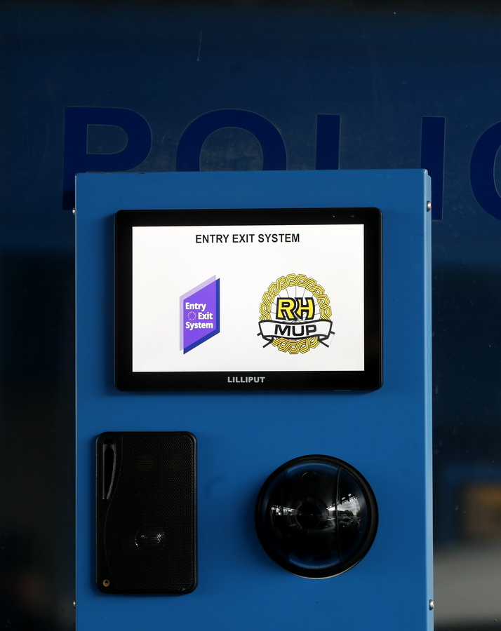 epa12448540 Picture shows a self-service kiosk to register for the new Entry/Exit System (EES) at the Stara Gradiska border crossing between Croatia and Bosnia and Herzegovina, in Stara Gradiska, Croatia, 12 October 2025. The EES is the new automated European Union system for registering non-EU travelers using biometric data, replacing manual passport stamping. EPA/ANTONIO BAT