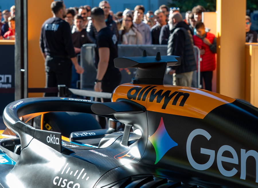 Το εντυπωσιακό showcar της McLaren F1 Team